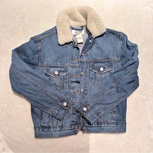 Unveil PINK Victoria’s Secret Blue Medium Wash Jean Jacket/Coat, Fur Collar